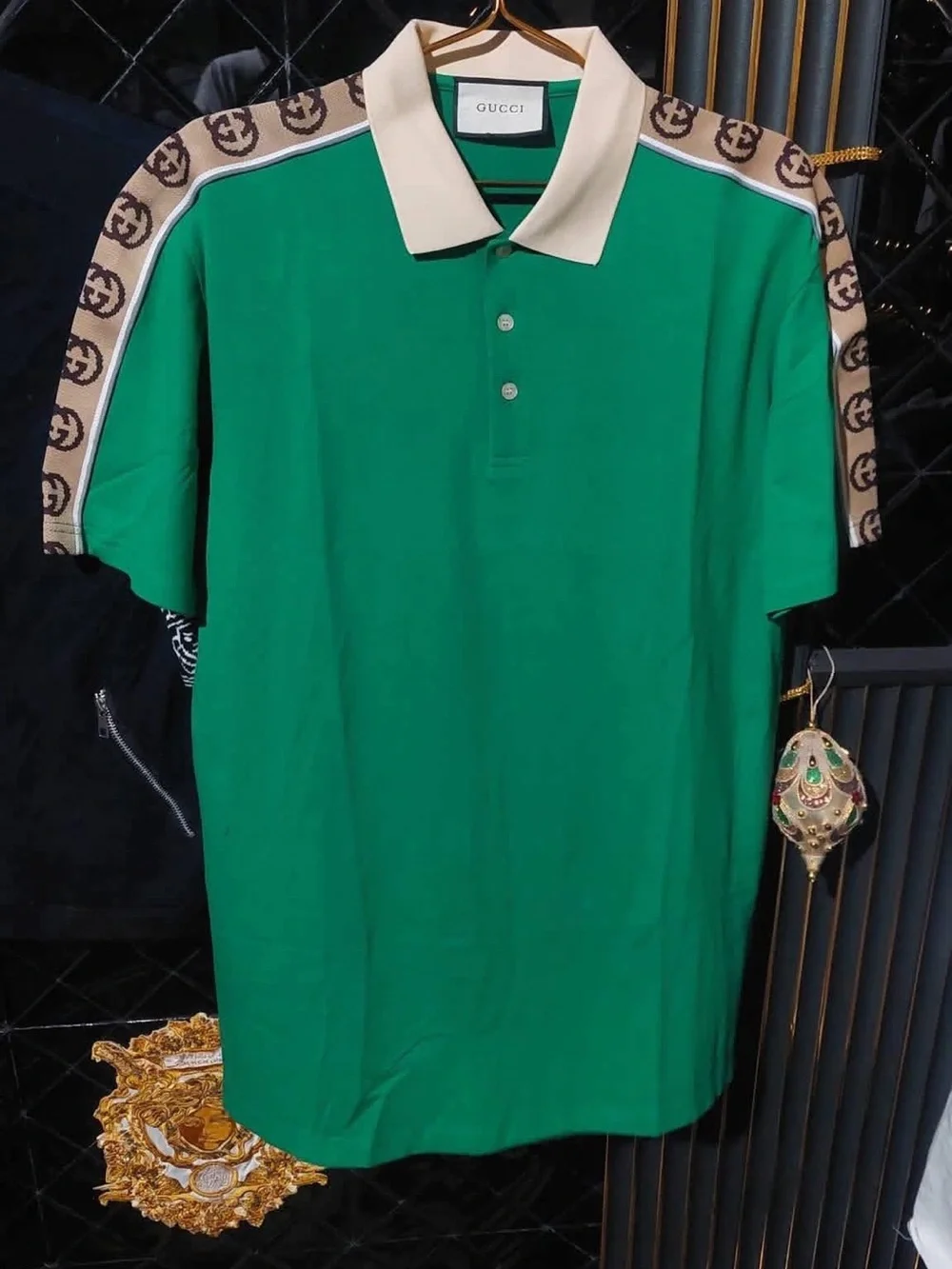 Gucci Green Polo with Beige Logo-Trim Collar